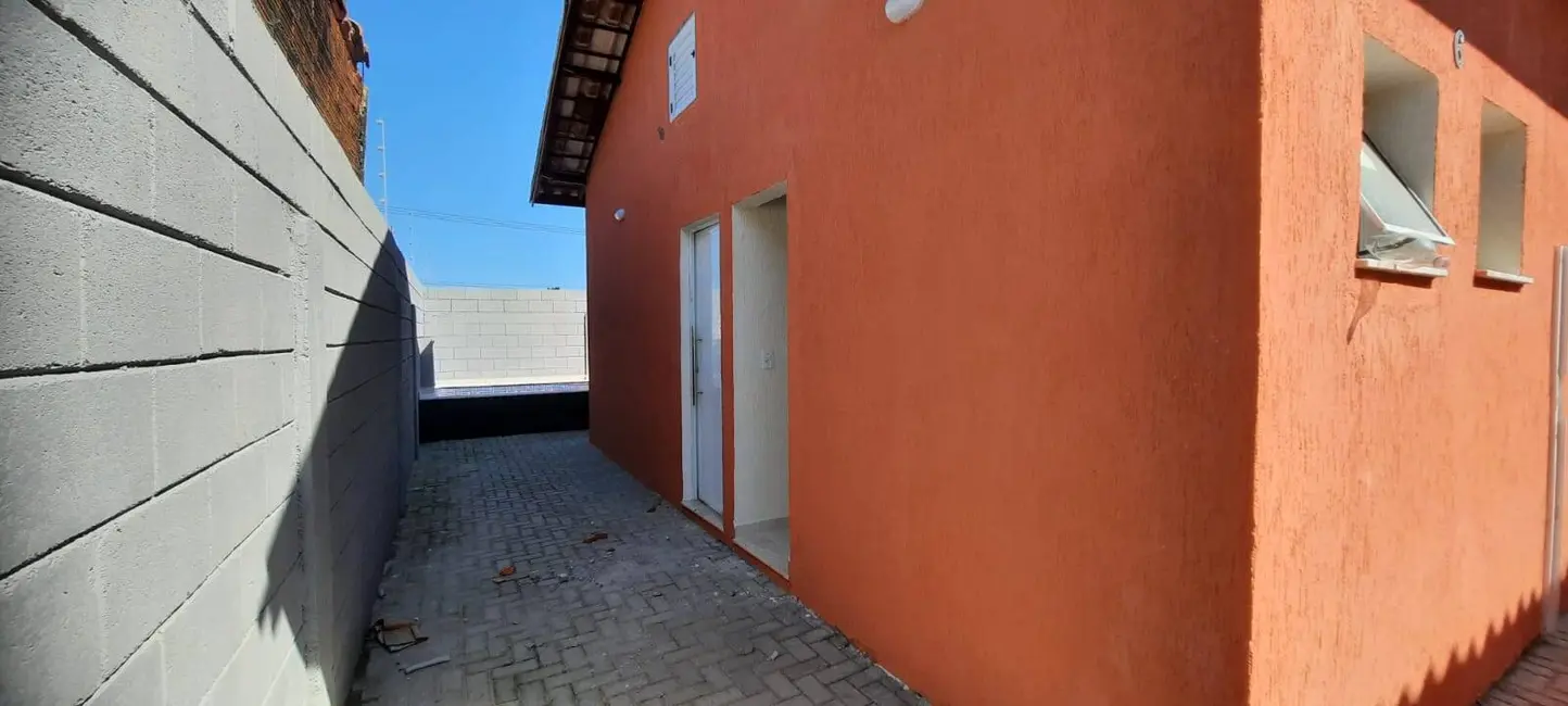 Casa de Condomínio com 2 quartos à venda, 70m2 em Itanhaem - SP - imagem 5 Foto 5 de Casa de Condomínio com 2 quartos à venda, 70m2 em Itanhaem - SP