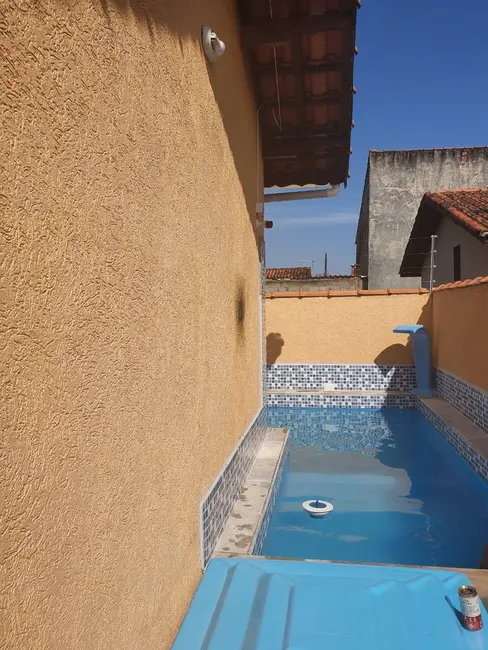 Casa de Condomínio com 2 quartos à venda, 150m2 em Itanhaem - SP - imagem 3 Foto 3 de Casa de Condomínio com 2 quartos à venda, 150m2 em Itanhaem - SP