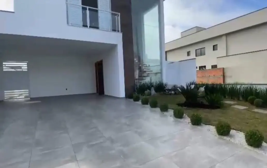 Foto 3 de Casa com 4 quartos à venda, 198m2 em Itanhaem - SP