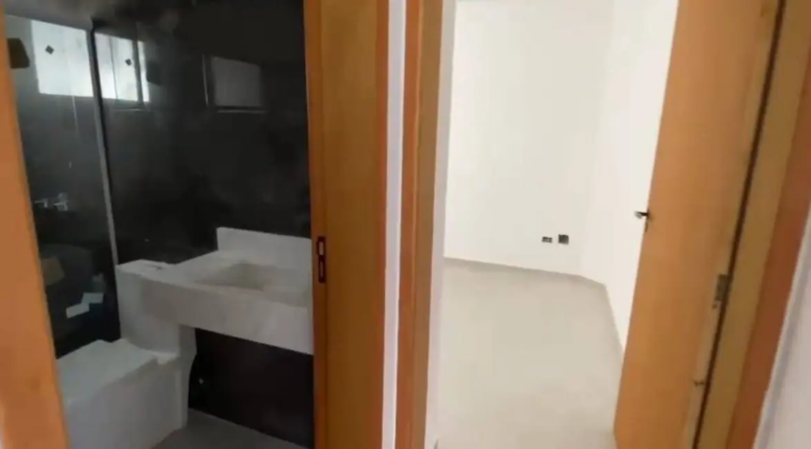 Foto 9 de Casa com 4 quartos à venda, 198m2 em Itanhaem - SP