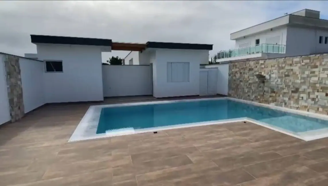 Foto 2 de Casa com 4 quartos à venda, 198m2 em Itanhaem - SP