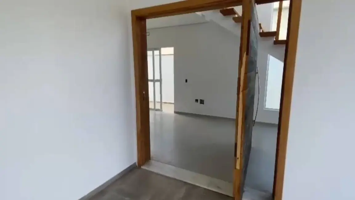 Foto 4 de Casa com 4 quartos à venda, 198m2 em Itanhaem - SP