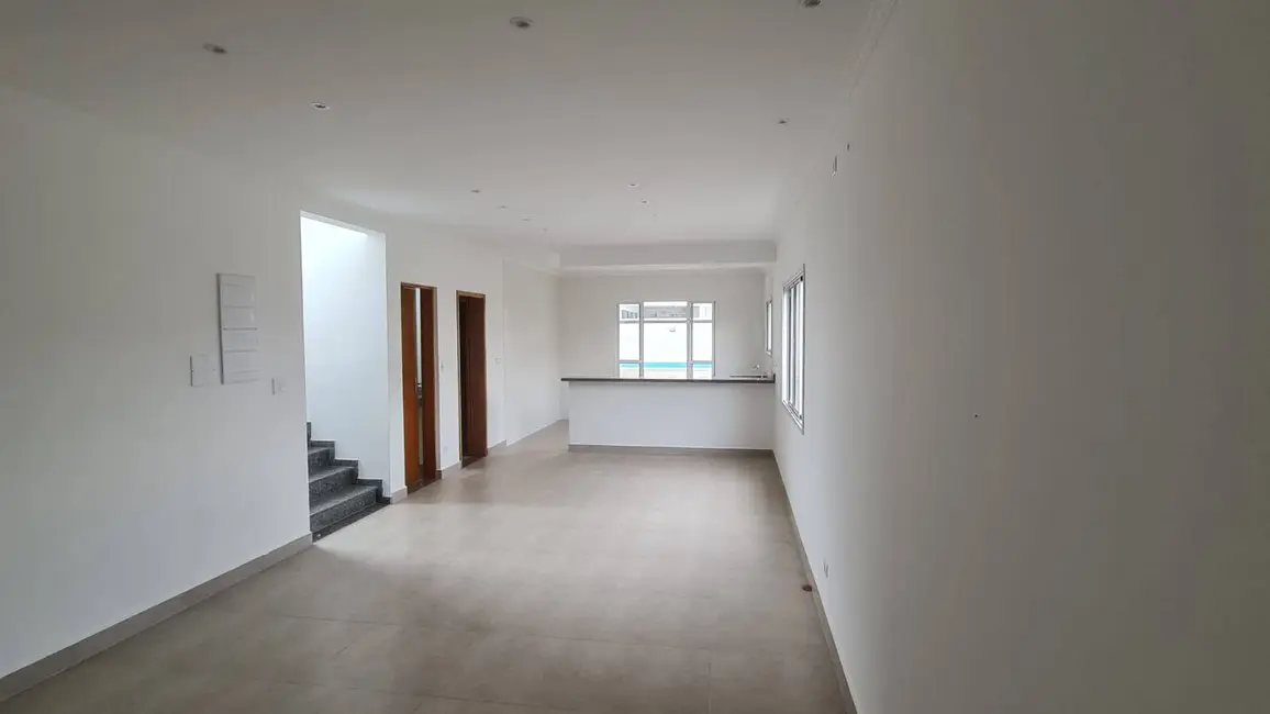 Foto 9 de Casa com 5 quartos à venda, 243m2 em Itanhaem - SP