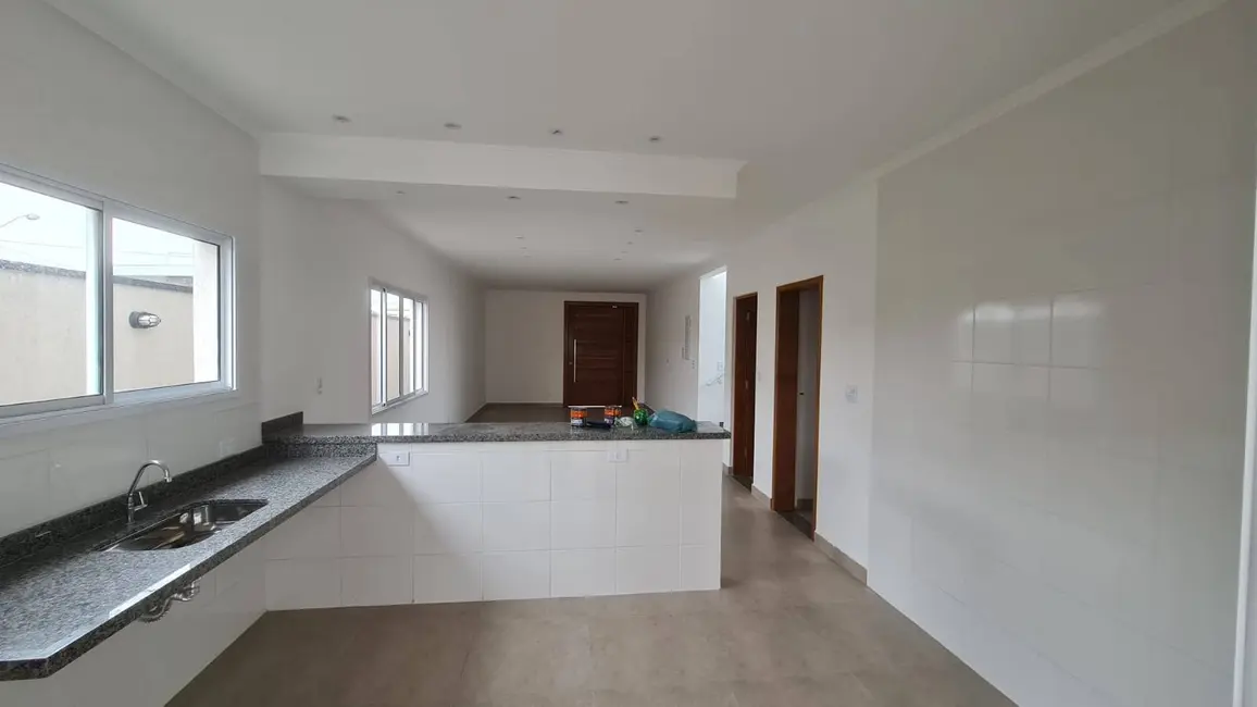 Foto 8 de Casa com 5 quartos à venda, 243m2 em Itanhaem - SP