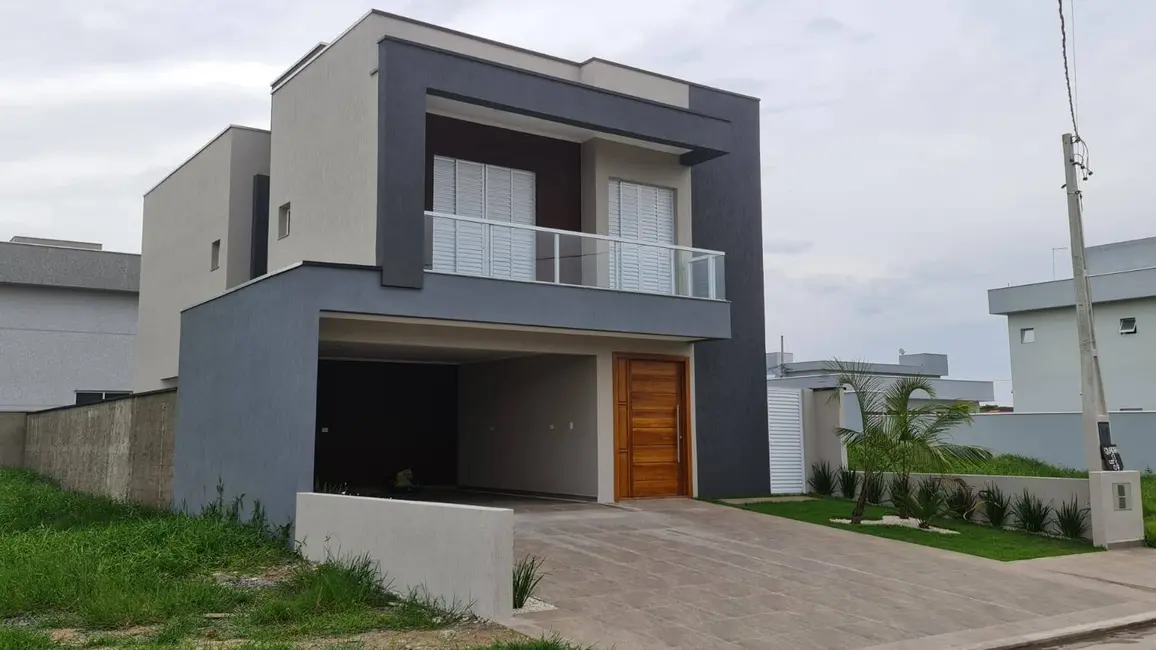 Foto 1 de Casa com 5 quartos à venda, 243m2 em Itanhaem - SP