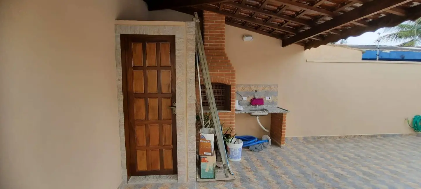 Foto 9 de Casa com 3 quartos à venda, 107m2 em Itanhaem - SP