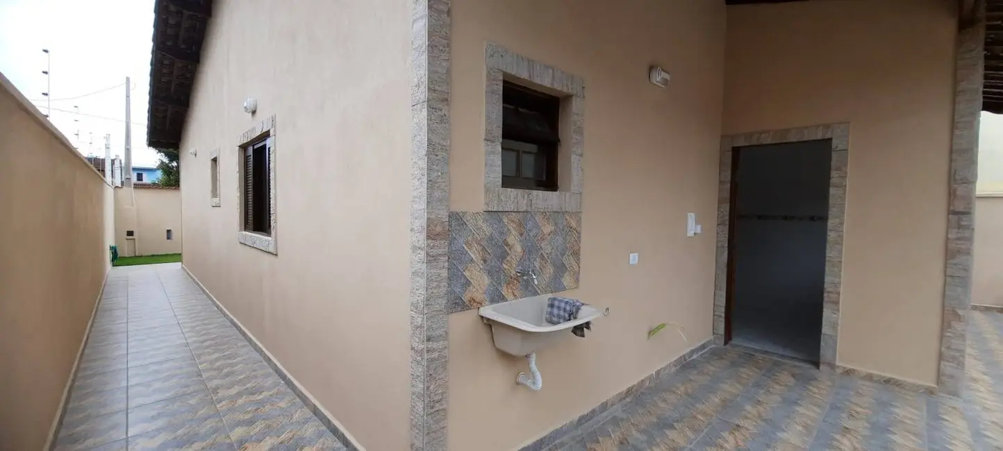 Foto 8 de Casa com 3 quartos à venda, 107m2 em Itanhaem - SP