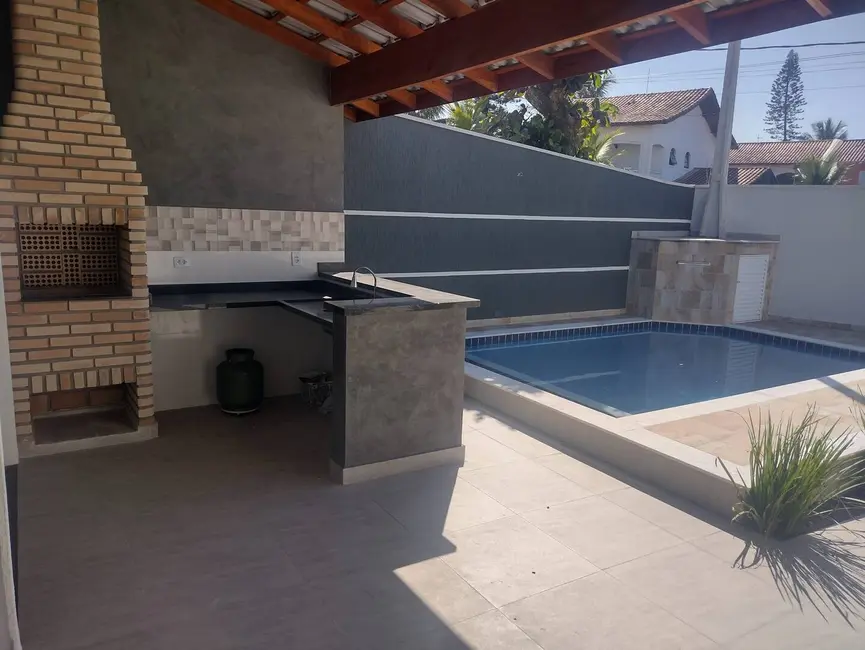 Foto 3 de Casa com 3 quartos à venda, 130m2 em Itanhaem - SP