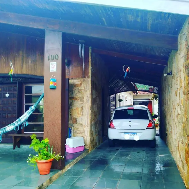 Foto 3 de Casa com 6 quartos à venda, 190m2 em Itanhaem - SP