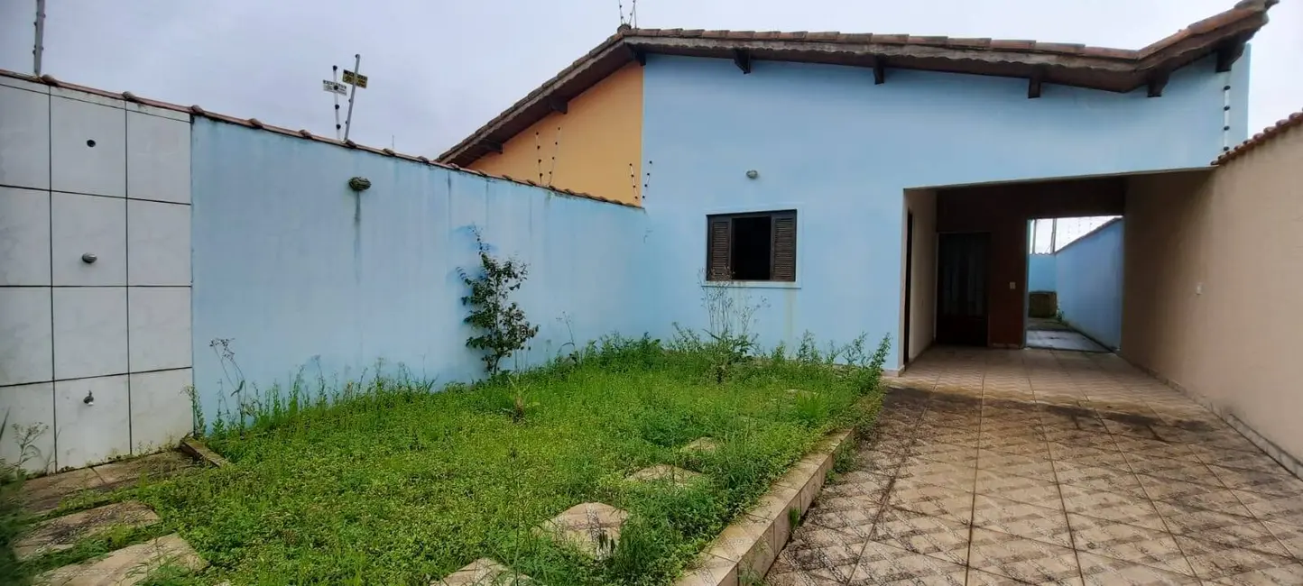 Foto 2 de Casa com 2 quartos à venda, 82m2 em Itanhaem - SP