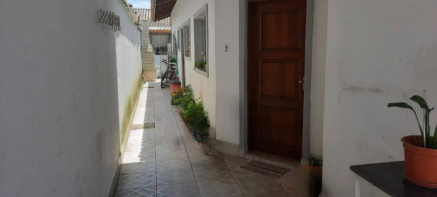 Foto 6 de Casa com 2 quartos à venda, 63m2 em Itanhaem - SP