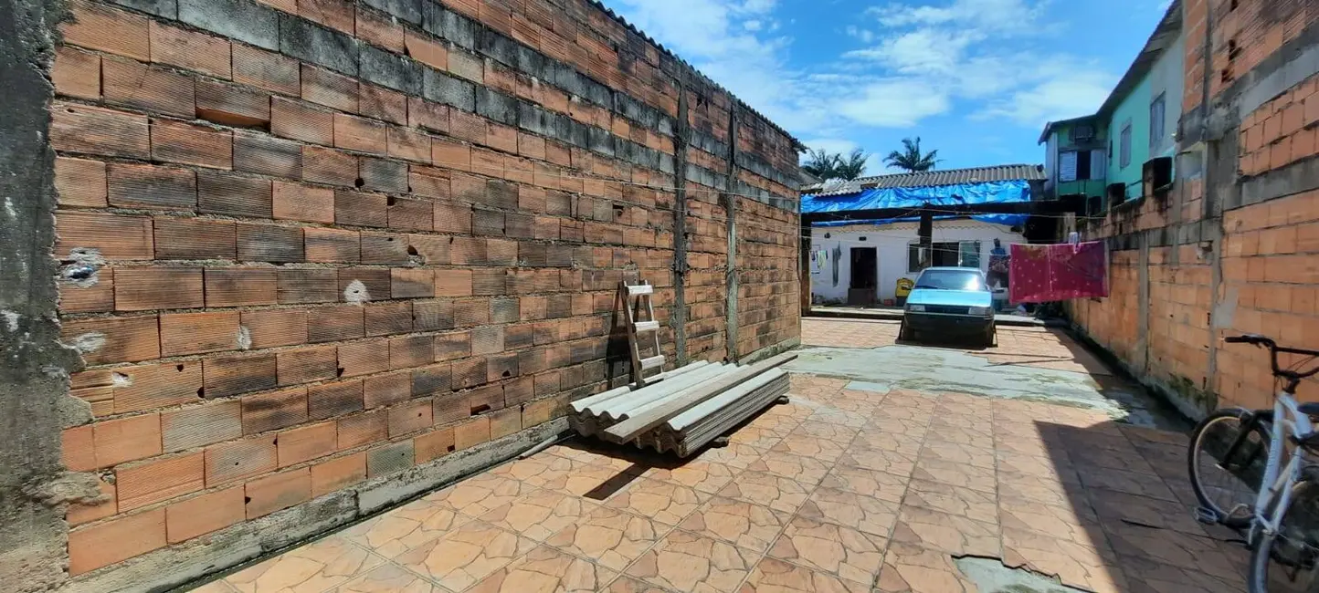 Foto 3 de Casa com 3 quartos à venda, 90m2 em Itanhaem - SP