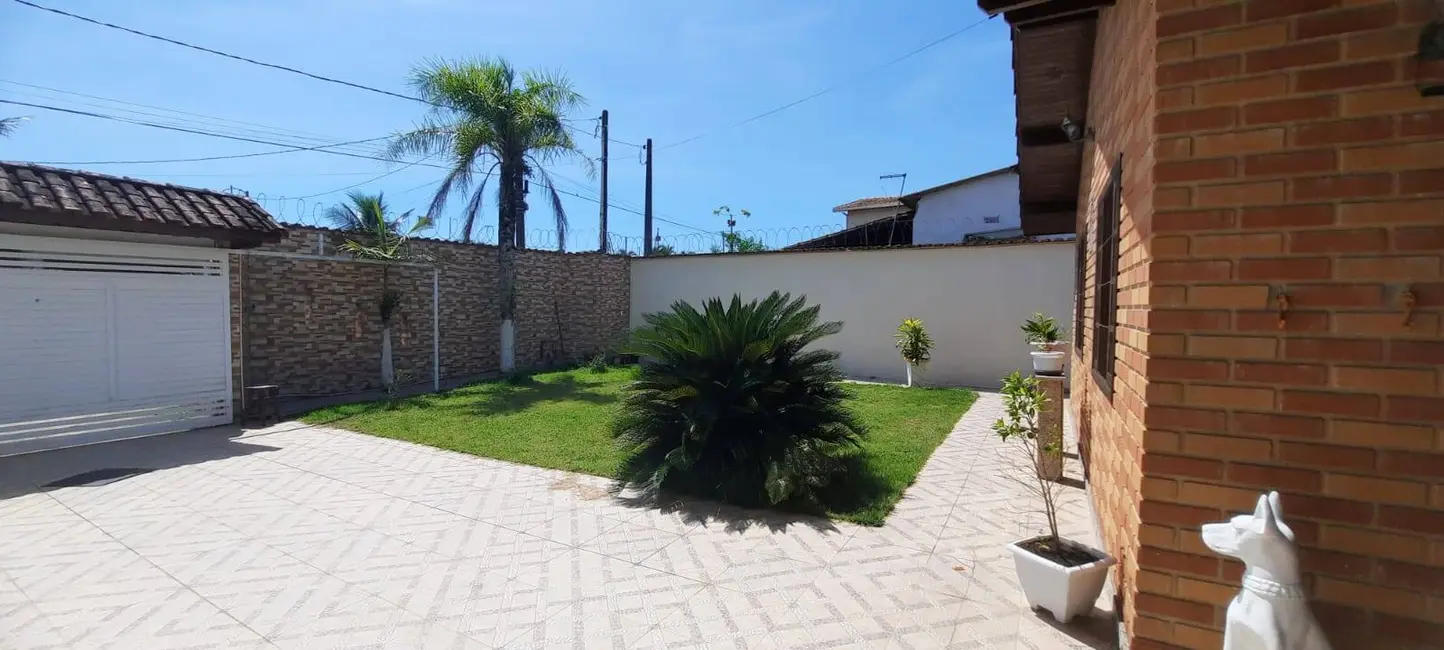 Foto 3 de Casa com 4 quartos à venda, 192m2 em Itanhaem - SP