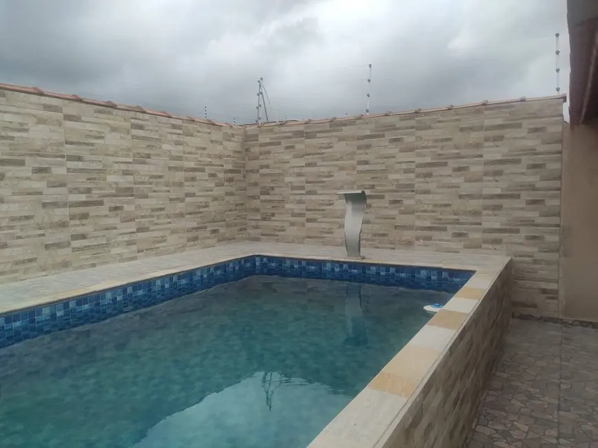 Foto 2 de Casa com 2 quartos à venda, 62m2 em Itanhaem - SP