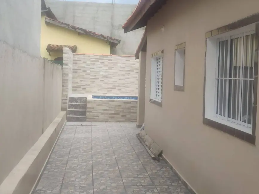 Foto 8 de Casa com 2 quartos à venda, 62m2 em Itanhaem - SP