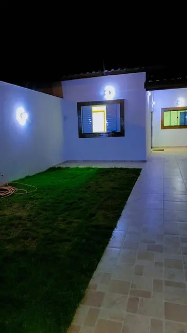 Foto 2 de Casa com 3 quartos à venda, 101m2 em Itanhaem - SP