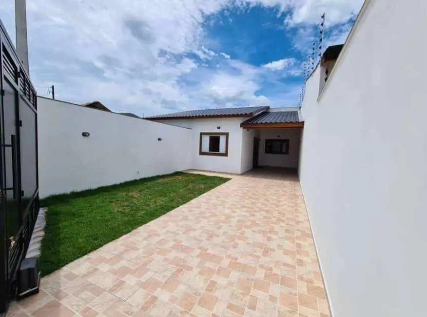 Foto 1 de Casa com 3 quartos à venda, 101m2 em Itanhaem - SP