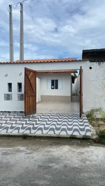 Foto 2 de Casa com 2 quartos à venda, 59m2 em Itanhaem - SP