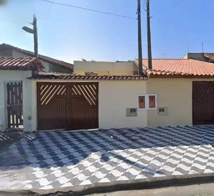 Foto 1 de Casa com 2 quartos à venda, 68m2 em Itanhaem - SP