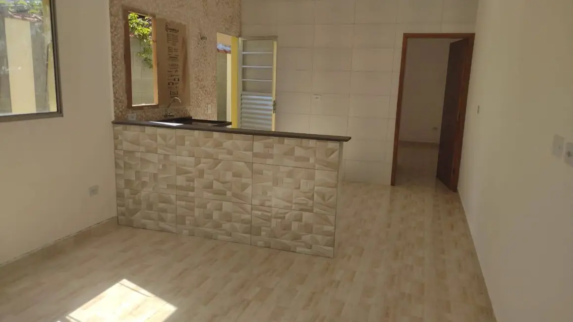 Foto 3 de Casa com 2 quartos à venda, 56m2 em Itanhaem - SP