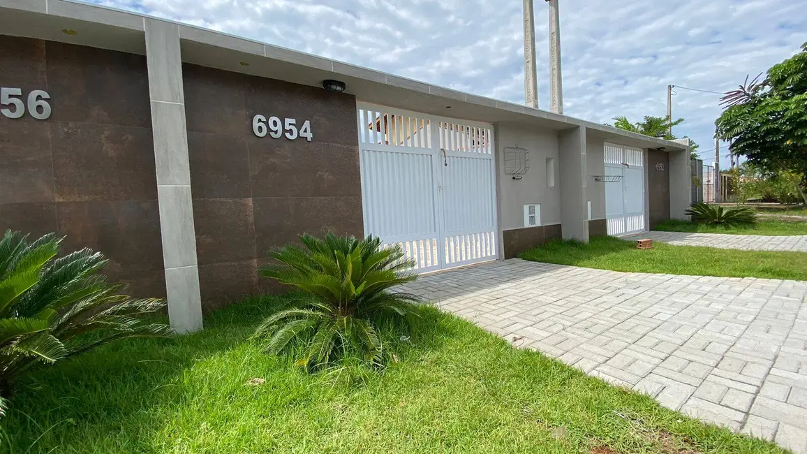 Foto 1 de Casa com 2 quartos à venda, 72m2 em Itanhaem - SP