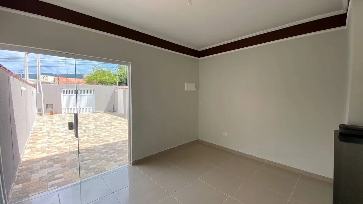 Foto 5 de Casa com 2 quartos à venda, 72m2 em Itanhaem - SP