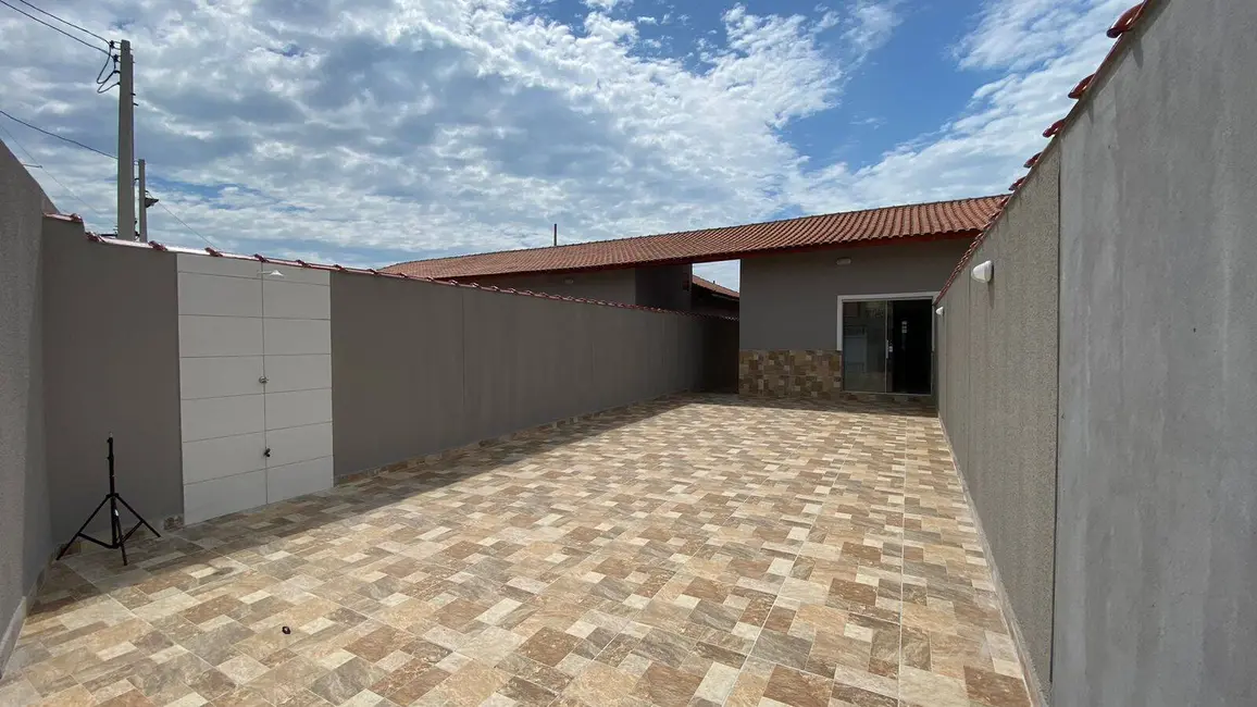 Foto 4 de Casa com 2 quartos à venda, 72m2 em Itanhaem - SP