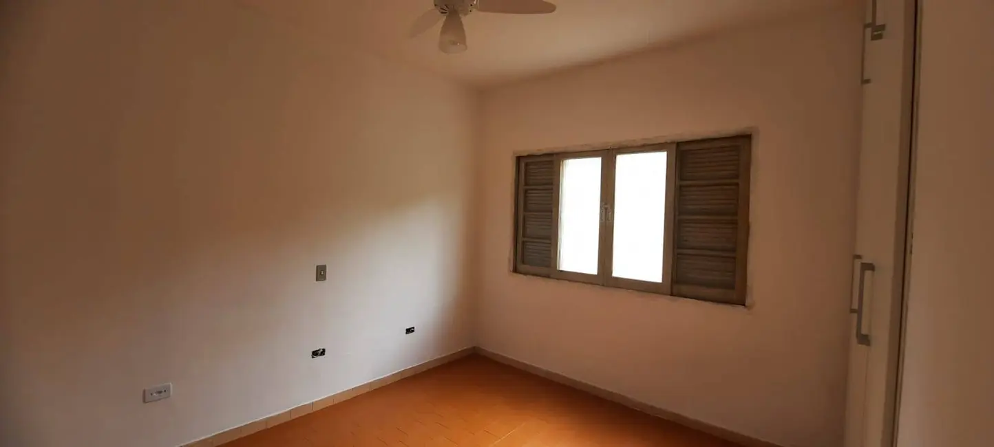 Foto 8 de Casa com 4 quartos à venda, 163m2 em Itanhaem - SP