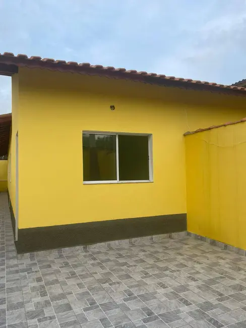 Foto 1 de Casa com 2 quartos à venda, 69m2 em Itanhaem - SP