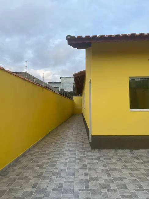 Foto 2 de Casa com 2 quartos à venda, 69m2 em Itanhaem - SP