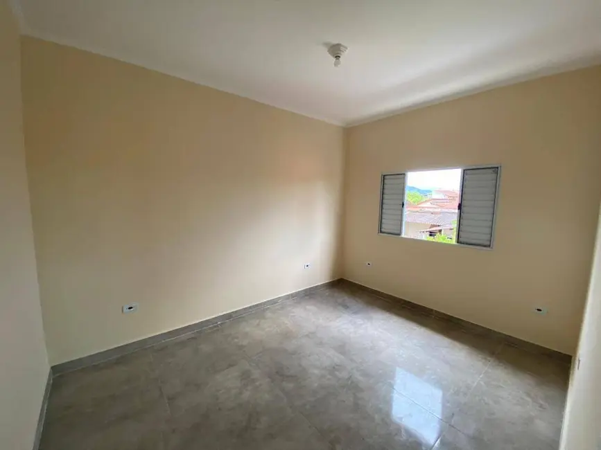 Foto 8 de Casa com 2 quartos à venda, 96m2 em Mongagua - SP