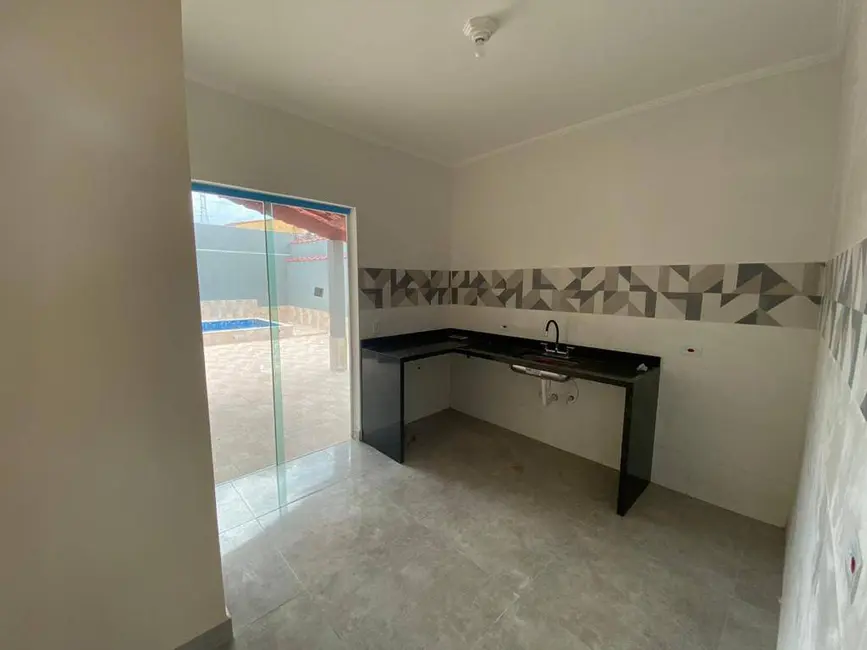 Foto 6 de Casa com 2 quartos à venda, 96m2 em Mongagua - SP