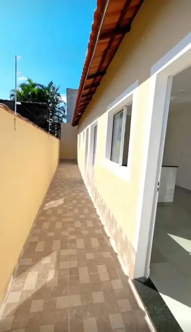Foto 5 de Casa com 2 quartos à venda, 65m2 em Itanhaem - SP
