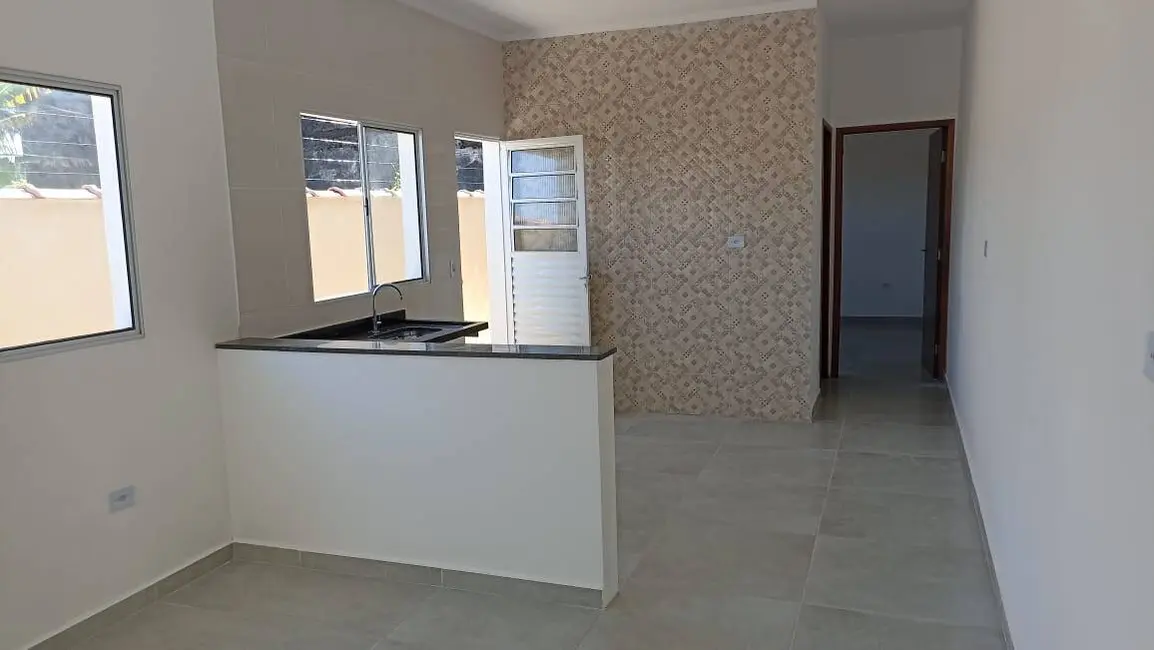 Foto 8 de Casa com 2 quartos à venda, 65m2 em Itanhaem - SP