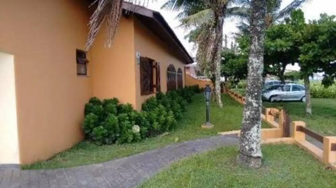 Foto 2 de Casa com 5 quartos à venda, 414m2 em Itanhaem - SP