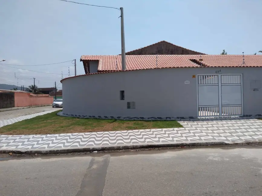 Foto 2 de Casa com 2 quartos à venda, 63m2 em Mongagua - SP