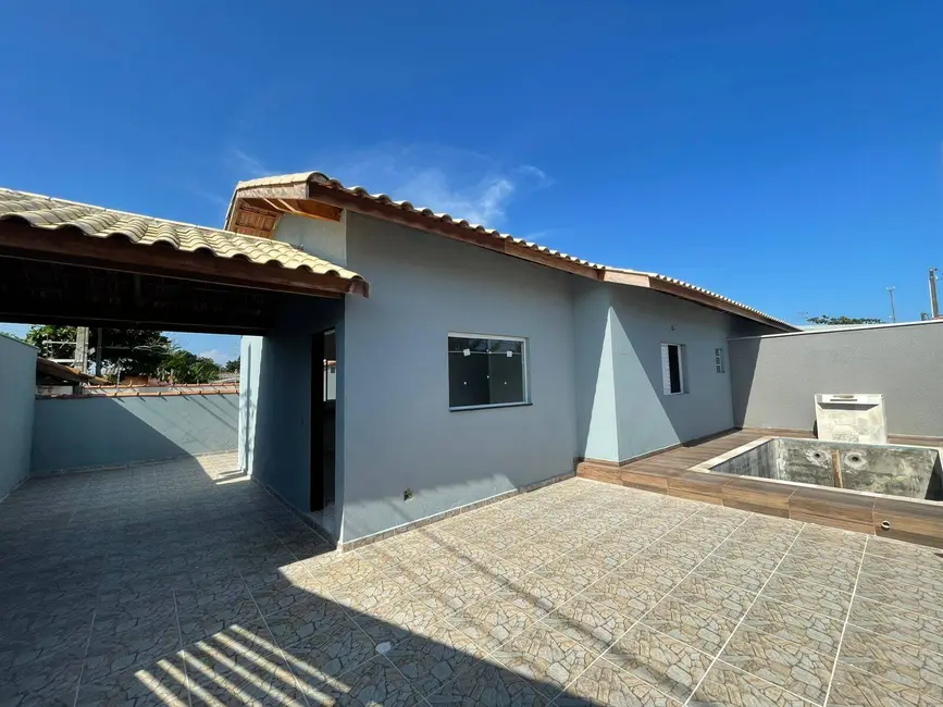Foto 1 de Casa com 2 quartos à venda, 67m2 em Itanhaem - SP