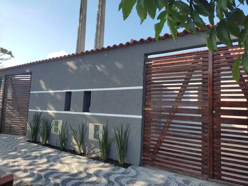 Foto 1 de Casa com 2 quartos à venda, 62m2 em Itanhaem - SP