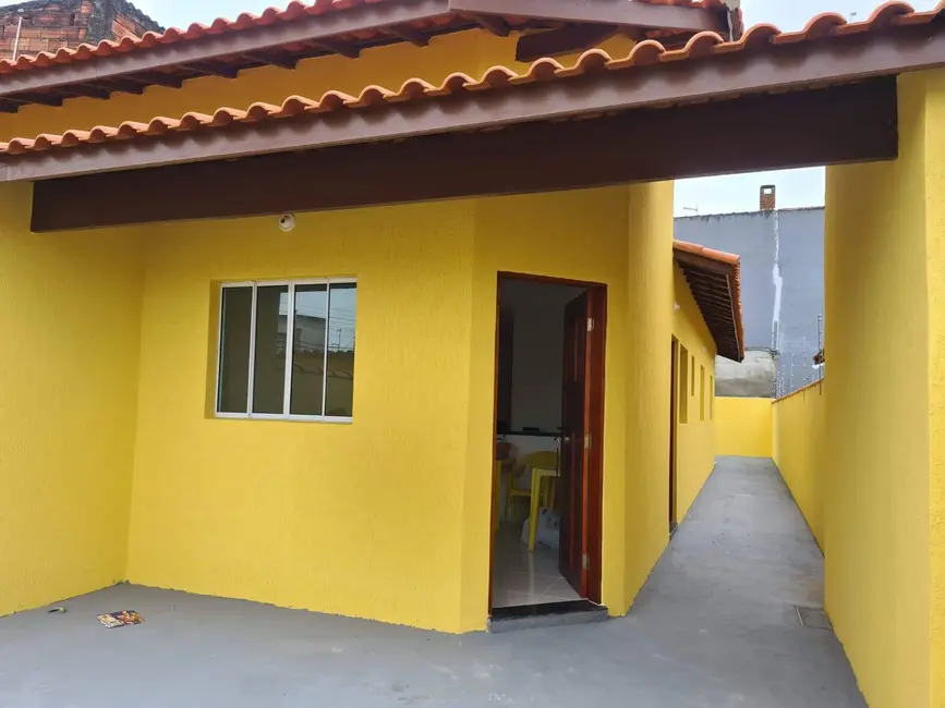 Foto 2 de Casa com 2 quartos à venda, 63m2 em Itanhaem - SP