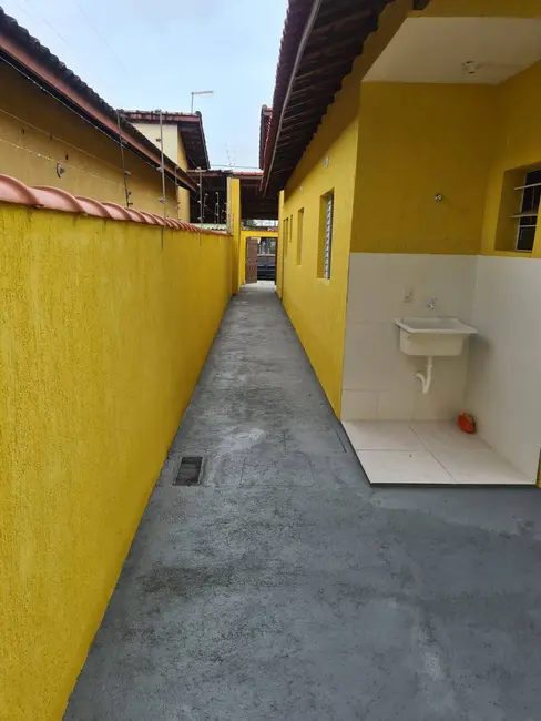 Foto 5 de Casa com 2 quartos à venda, 63m2 em Itanhaem - SP