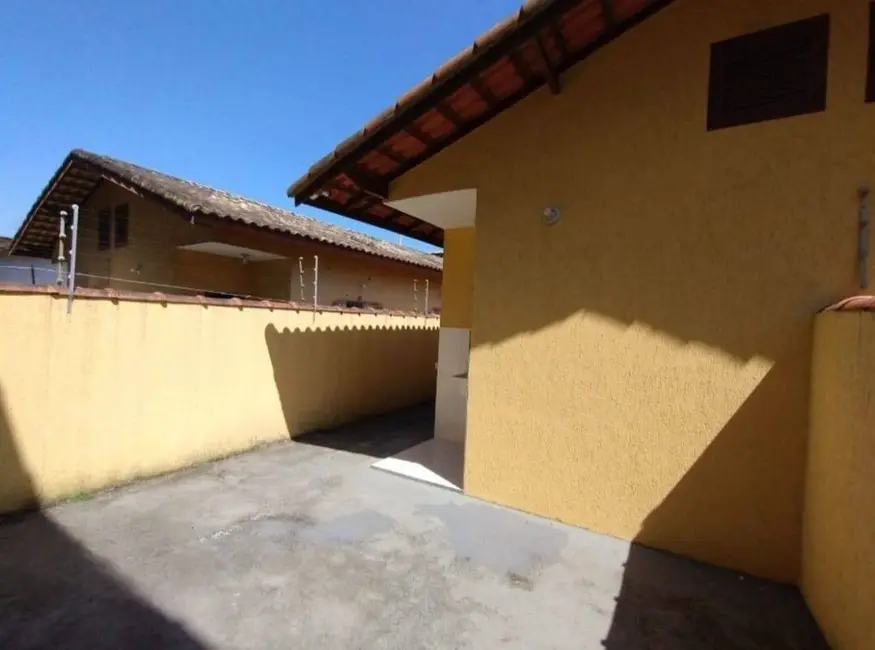 Foto 8 de Casa com 2 quartos à venda, 63m2 em Itanhaem - SP