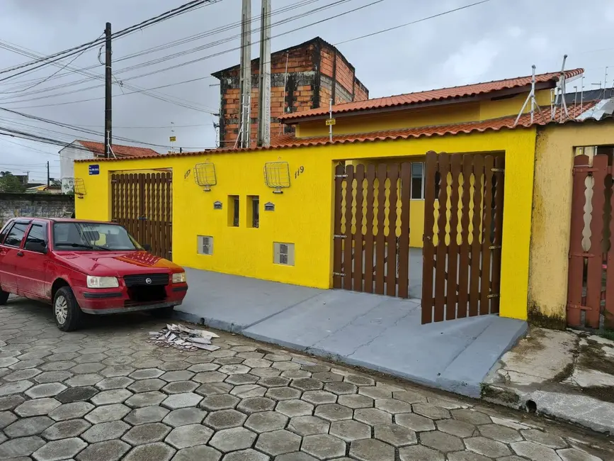 Foto 1 de Casa com 2 quartos à venda, 63m2 em Itanhaem - SP