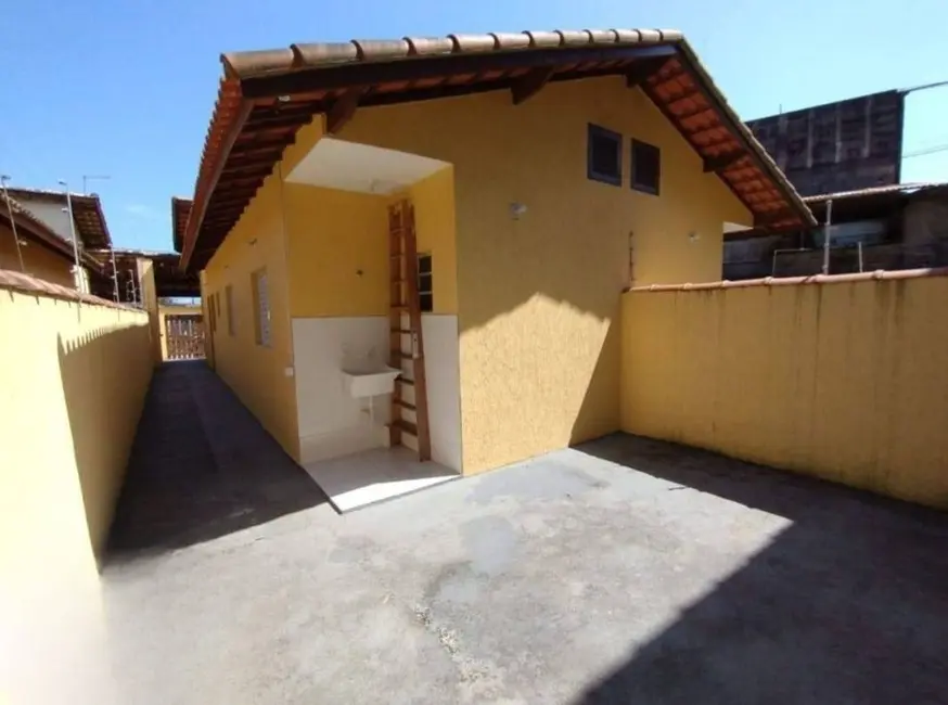 Foto 6 de Casa com 2 quartos à venda, 63m2 em Itanhaem - SP