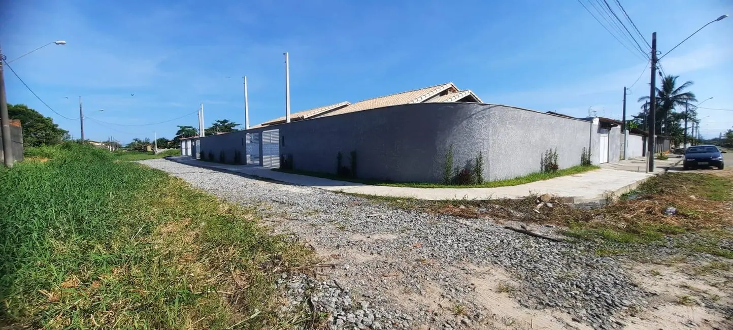 Foto 2 de Casa com 2 quartos à venda, 68m2 em Itanhaem - SP