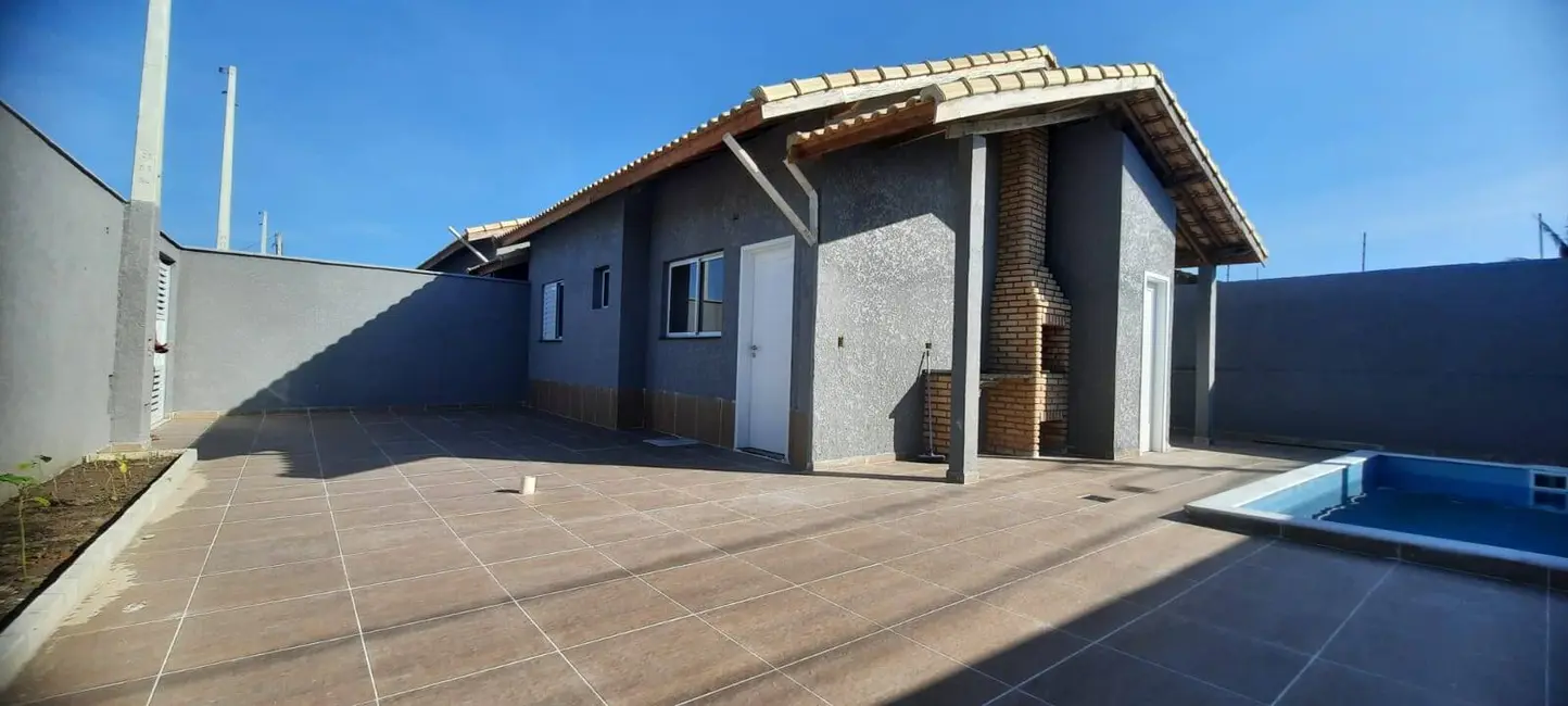 Foto 1 de Casa com 2 quartos à venda, 68m2 em Itanhaem - SP