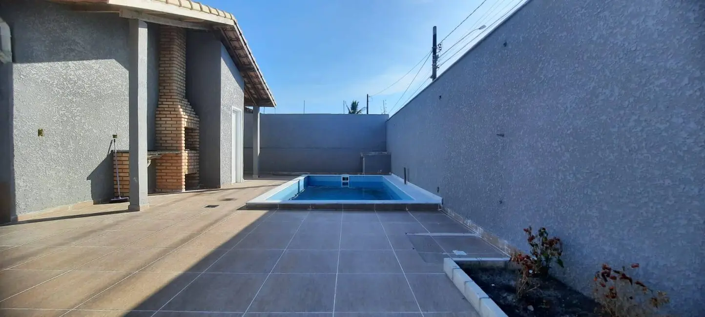 Foto 9 de Casa com 2 quartos à venda, 68m2 em Itanhaem - SP