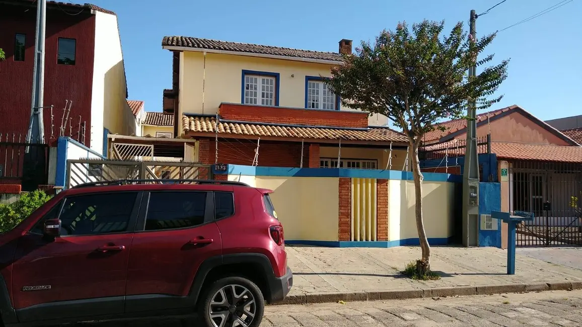 Foto 1 de Casa com 5 quartos à venda, 262m2 em Itanhaem - SP