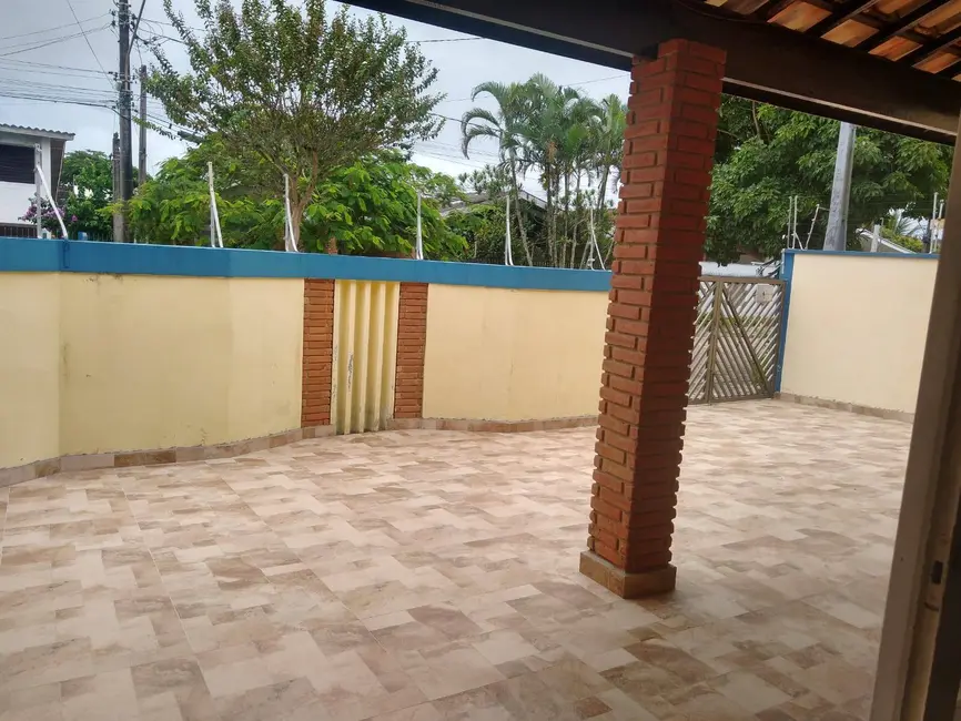 Foto 2 de Casa com 5 quartos à venda, 262m2 em Itanhaem - SP