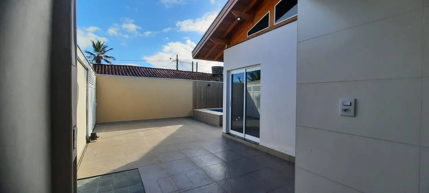 Foto 3 de Casa com 2 quartos à venda, 56m2 em Itanhaem - SP