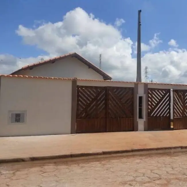 Foto 1 de Casa com 2 quartos à venda, 46m2 em Itanhaem - SP